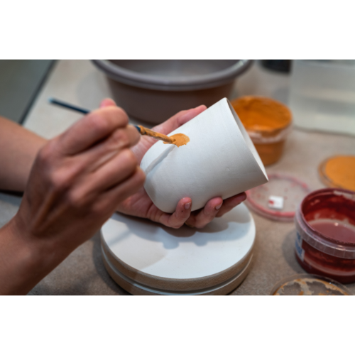 Des tasses et mugs fait à la main avec amour