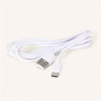 Câble de chargement USB-C blanc fourni avec la lampe.