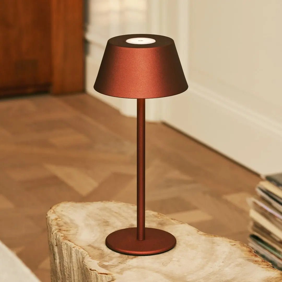 Lampe de table sans fil vue de près