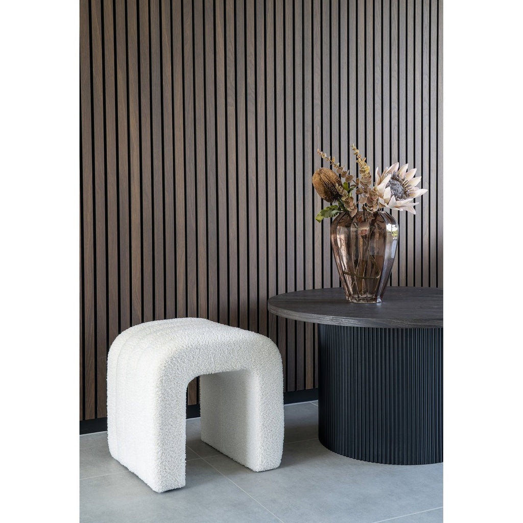 Pouf COLMA Bouclette Blanc Structure Bois 41×36,5 cm