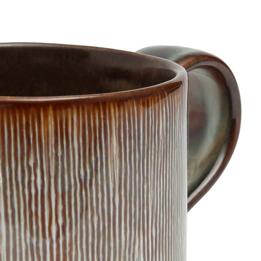Zoom su la Tasse à café en céramique portugaise, finition rayée tons terreux