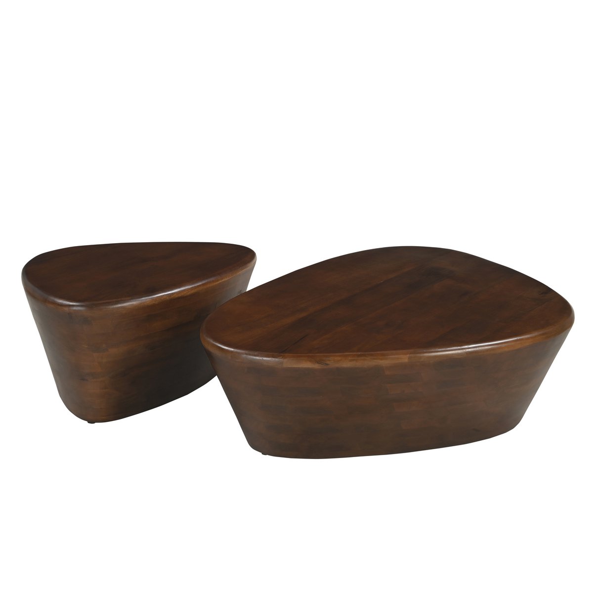 Mise en scène de deux tables basses galet de tailles différentes associées pour créer une belle composition.