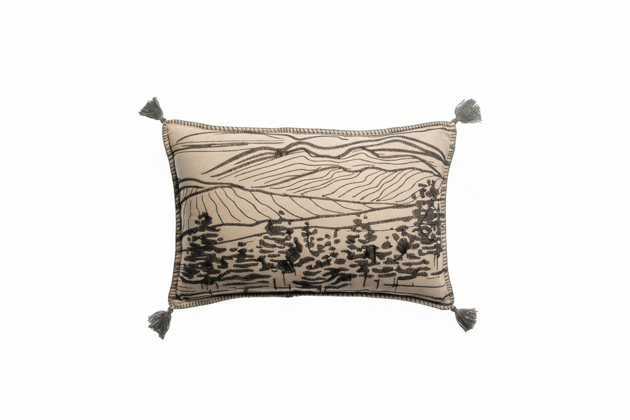 Grand coussin lombaire 40x65cm broderie paysage campagne et pompons