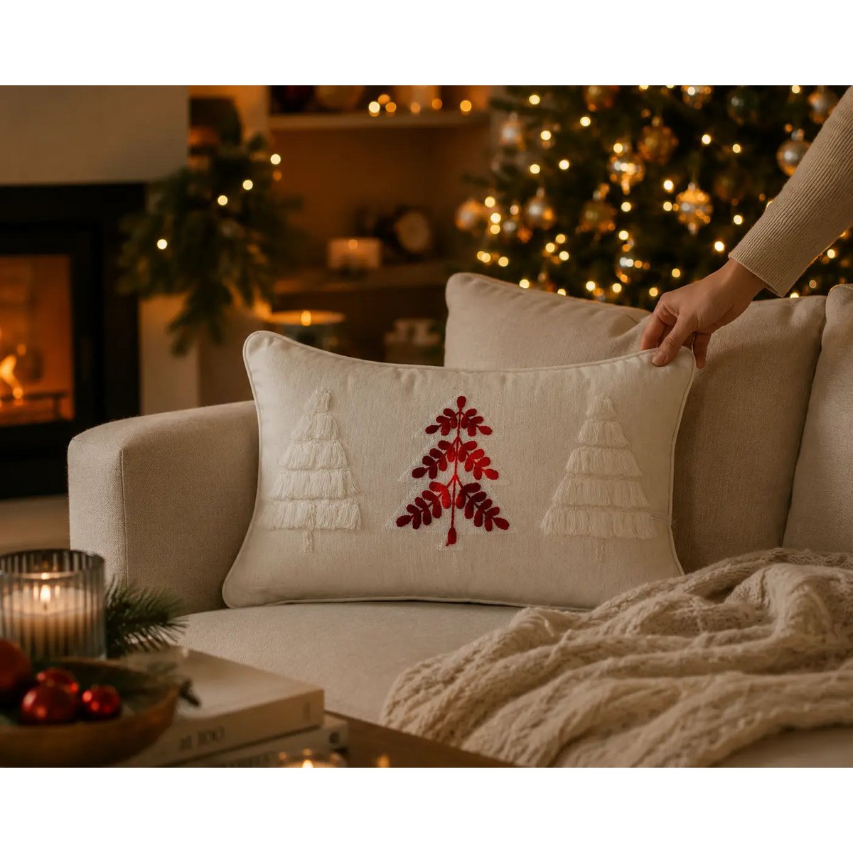 Housse de Coussin Noël Nordlys Sapins Touffetés Brodés Crème Rouge Coton Lin 30×50 cm