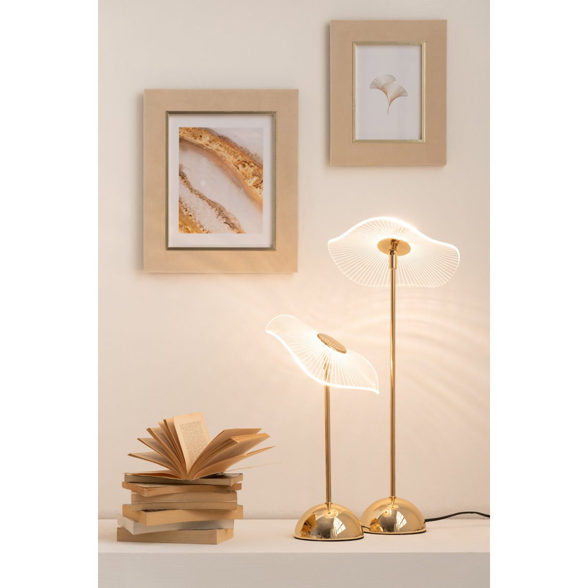 Lampe de Table LED Motif Fleur Dorée Petit Modèle Ø23,5 cm