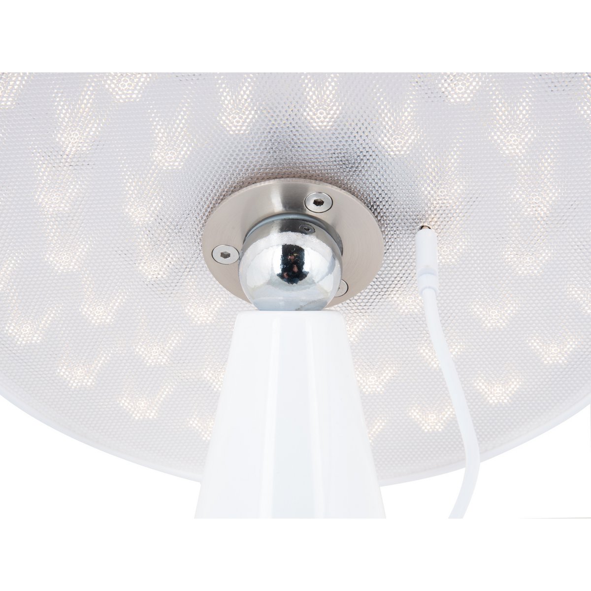 Détail sous l'abat-jour montrant l'éclairage LED intégré et la rotule d'articulation.