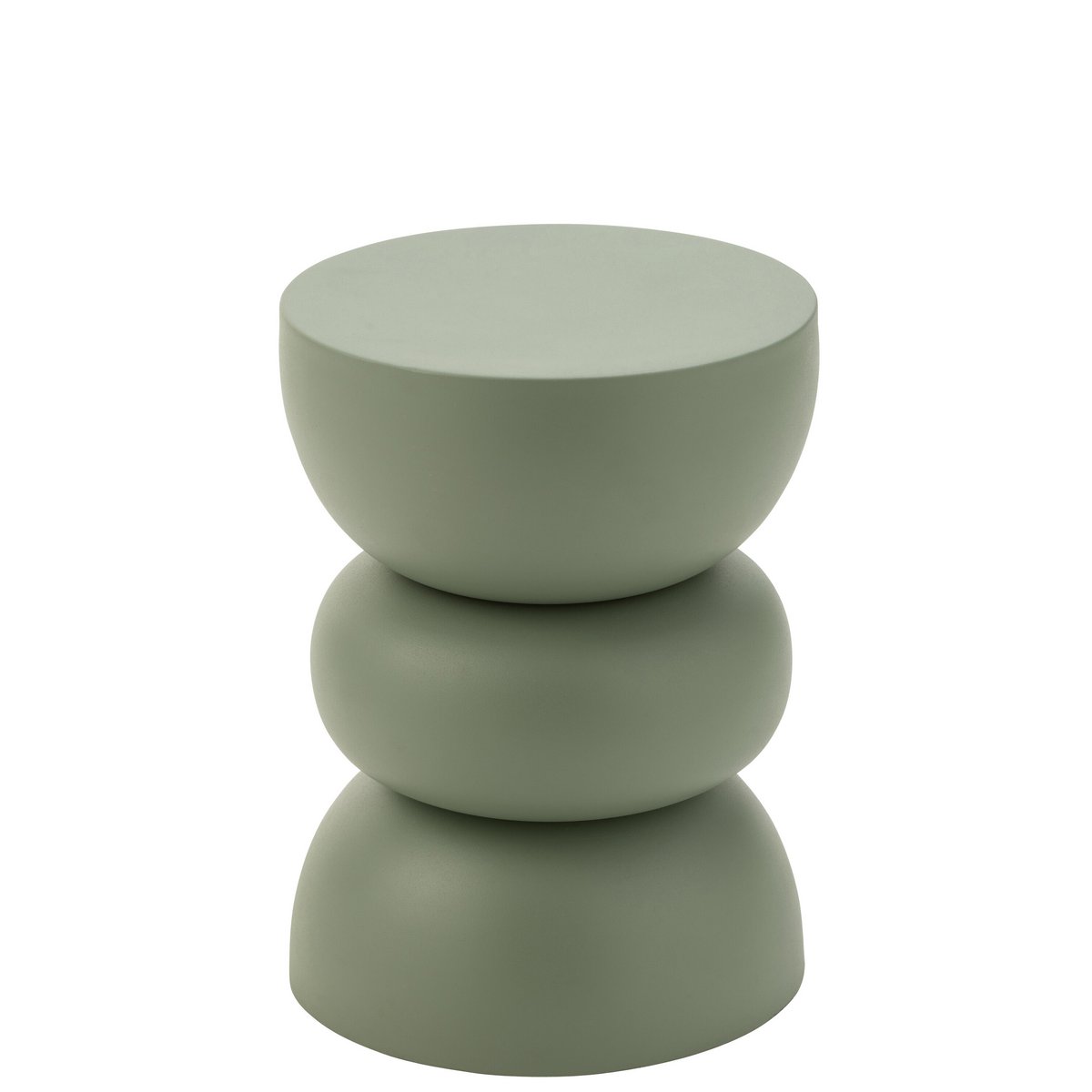 La table d'appoint en métal vert utilisée de manière élégante dans un salon chaleureux et lumineux.