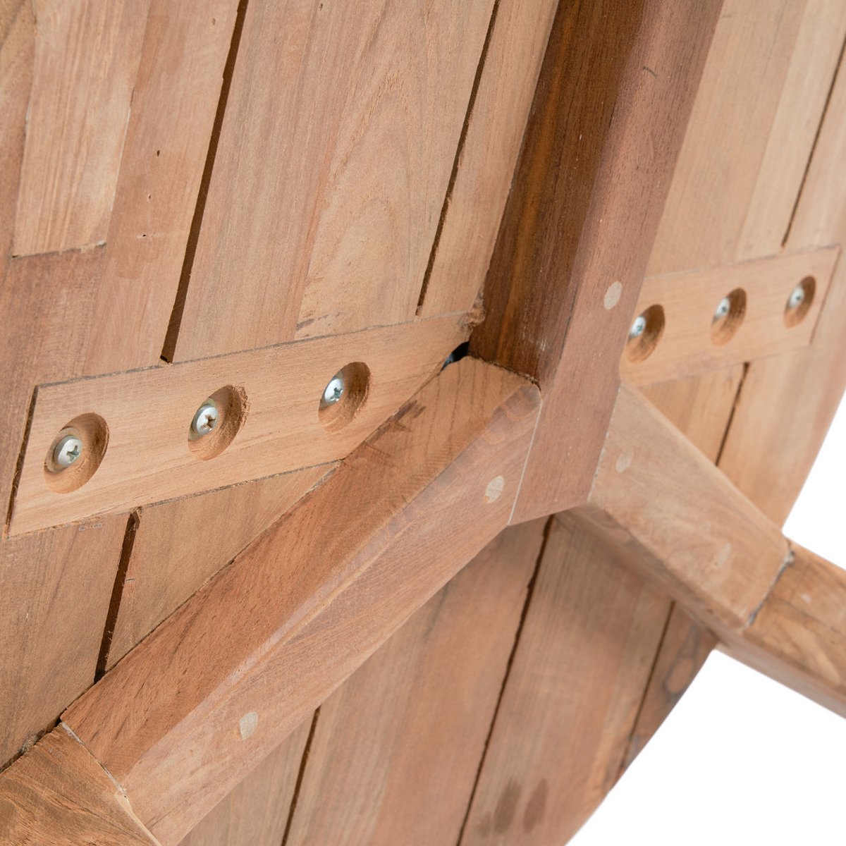 Autre perspective soulignant la robustesse et le design épuré de la table.