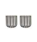Lot de 2 verres à eau artisanaux Mizu, design gris fumé avec rayures verticales élégantes.