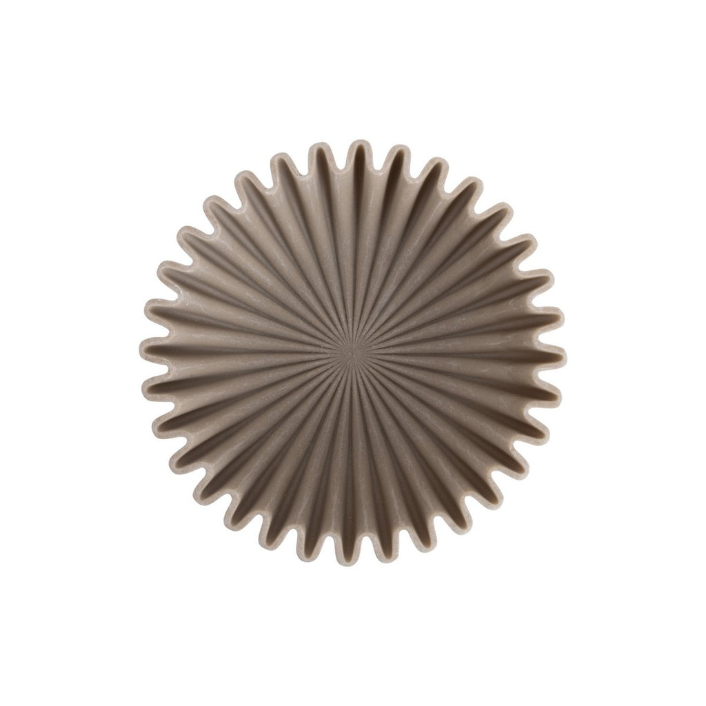 Vue de dessus du bol vague moyen gris béton, motif rayonnant en étoile, design sculptural nordique