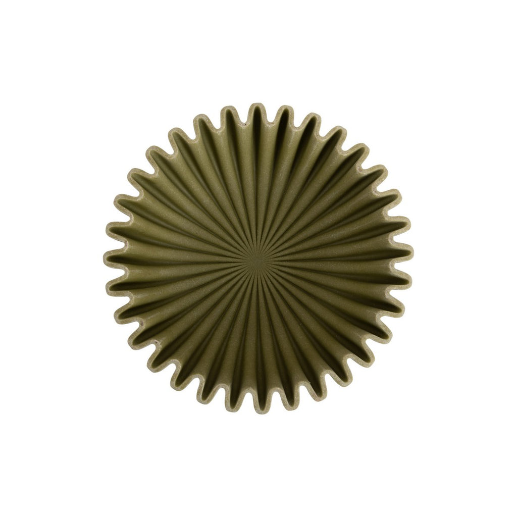 Vue de dessus du bol vague moyen vert kaki, motif rayonnant en étoile, design sculptural nordique