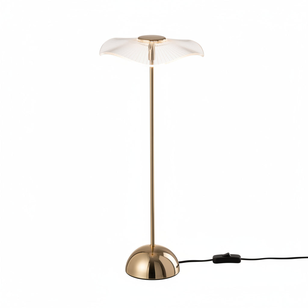 Lampe à poser FLORA LED en métal doré abat-jour disque strié en verre organique transparent pied tige dorée base demi-sphère dorée Ø23,5×50 cm fond blanc
