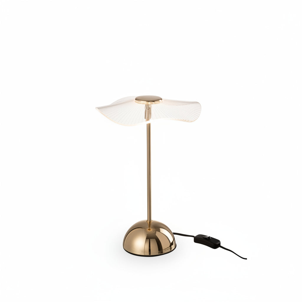 Lampe à poser FLORA Mini LED en métal doré brillant abat-jour disque en verre strié transparent tombant légèrement pied tige fine dorée base demi-sphère dorée câble noir Ø23,5×31 cm fond blanc