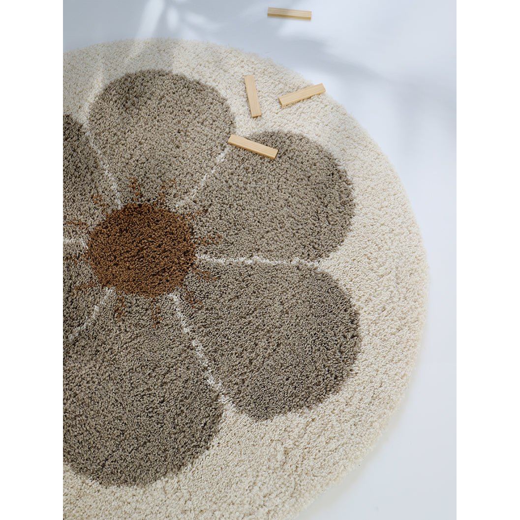 Tapis Rond Velours Motif Marguerite Taupe Ø120 cm – Bohemian Daisy