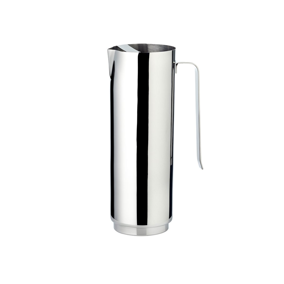 Vue de profil du pichet en acier argenté mettant en valeur son polissage effet miroir.