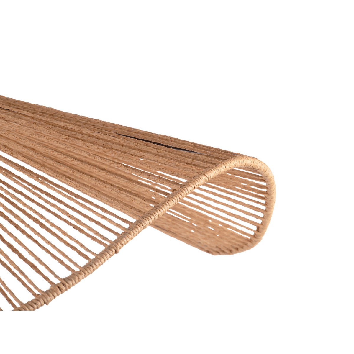 Détail de la structure de la suspension, montrant le travail délicat des fils de jute beige.