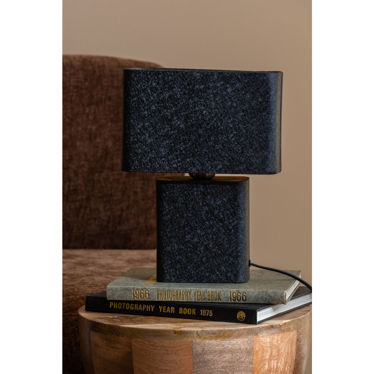 Lampe à Poser BOAZ RECTO Petit Modèle Fer Texturé Noir 24×14×33 cm