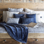 Plaid TENDER Bleu Encre au Toucher Velouté – 150 × 200 cm