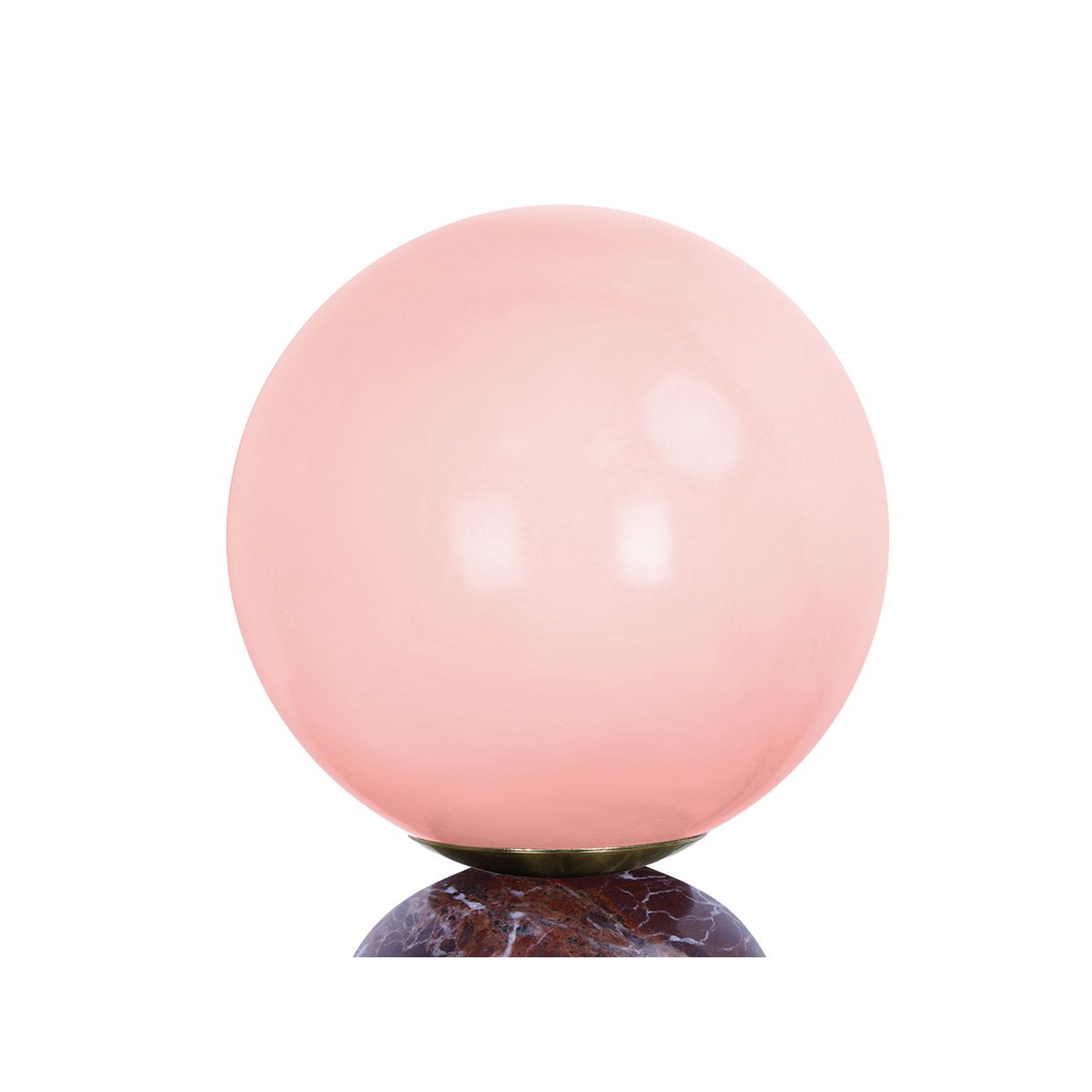 Gros plan du globe en verre de la petite lampe LAZIO Sphère, qui prend une teinte rose pâle lorsqu’il est allumé.