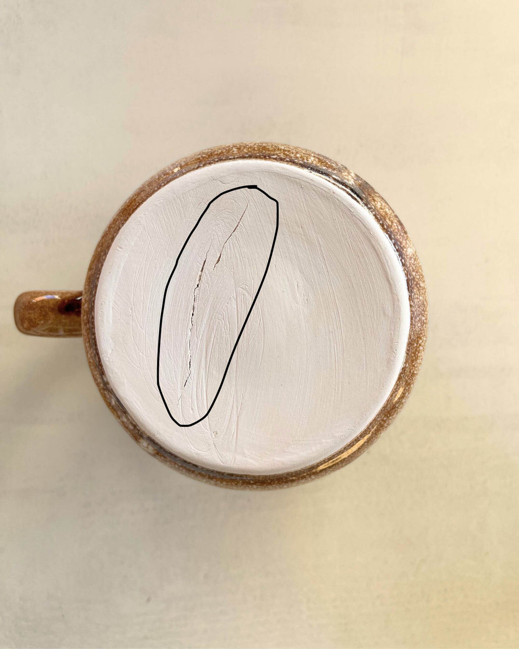 Détails du mug KARAMELO Seconde chance, émail marbré artisanal