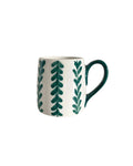 Mug artisanal PAULA en céramique blanche avec motif végétal vert, peint à la main – Blomstra Home