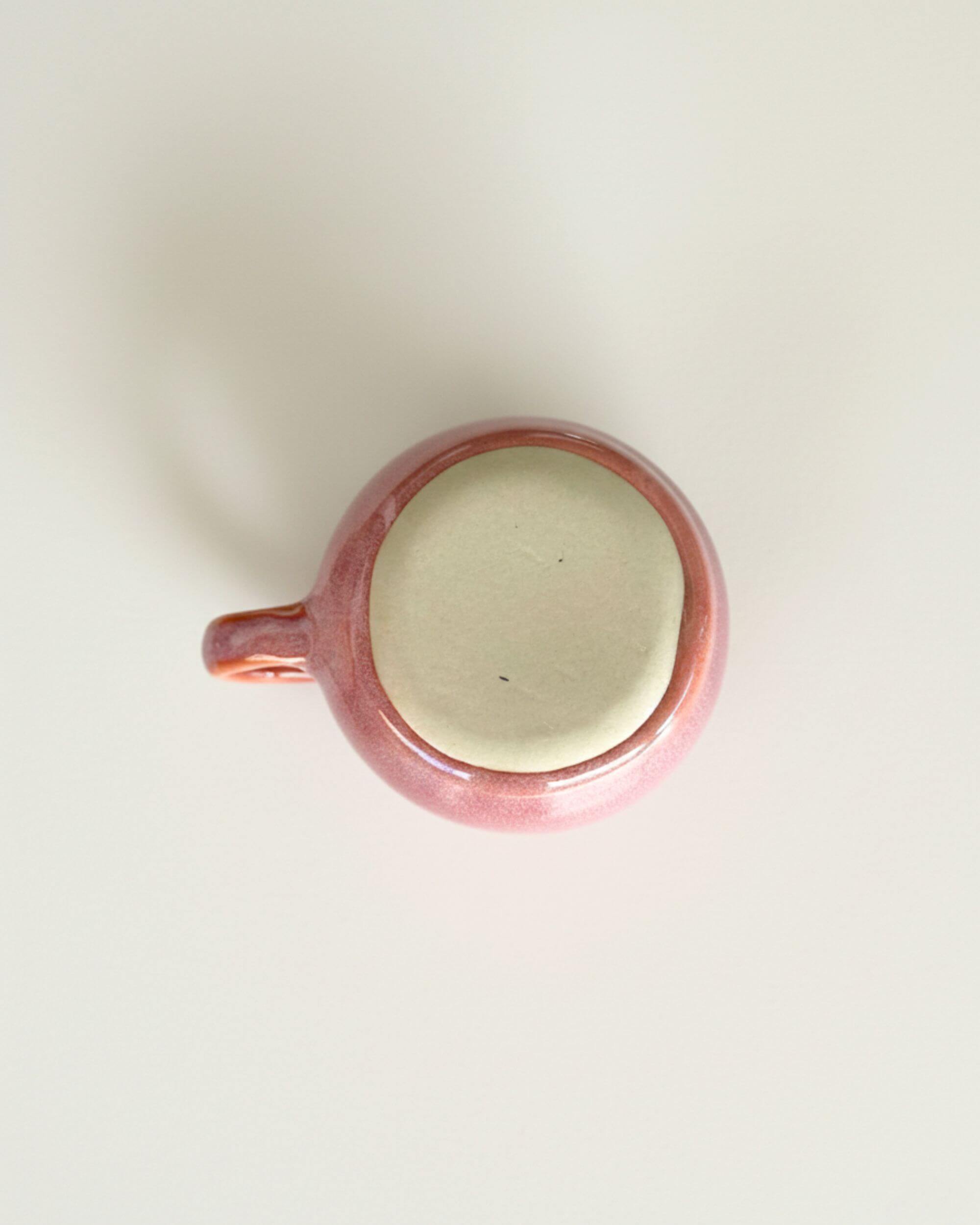 Dessous de la tasse artisanale GUIMAUVE rose et orangé, céramique portugaise fait main, texture douce.