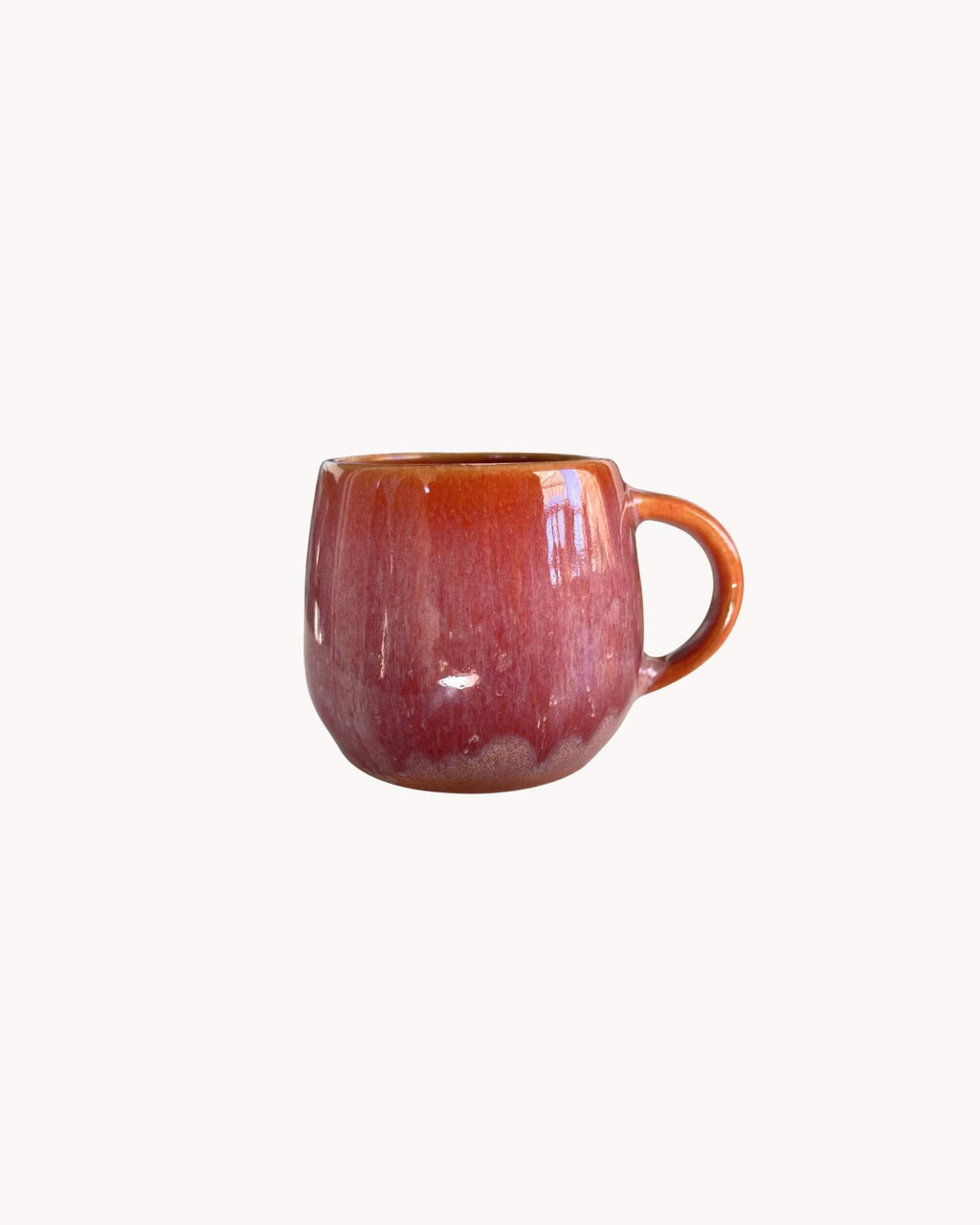 Tasse à café artisanale GUIMAUVE en céramique rose et orangé, faite main au Portugal, vue de face.