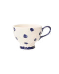 Tasse artisanale SUZANNE en céramique blanche à points bleus peinte à la main – Blomstra Home