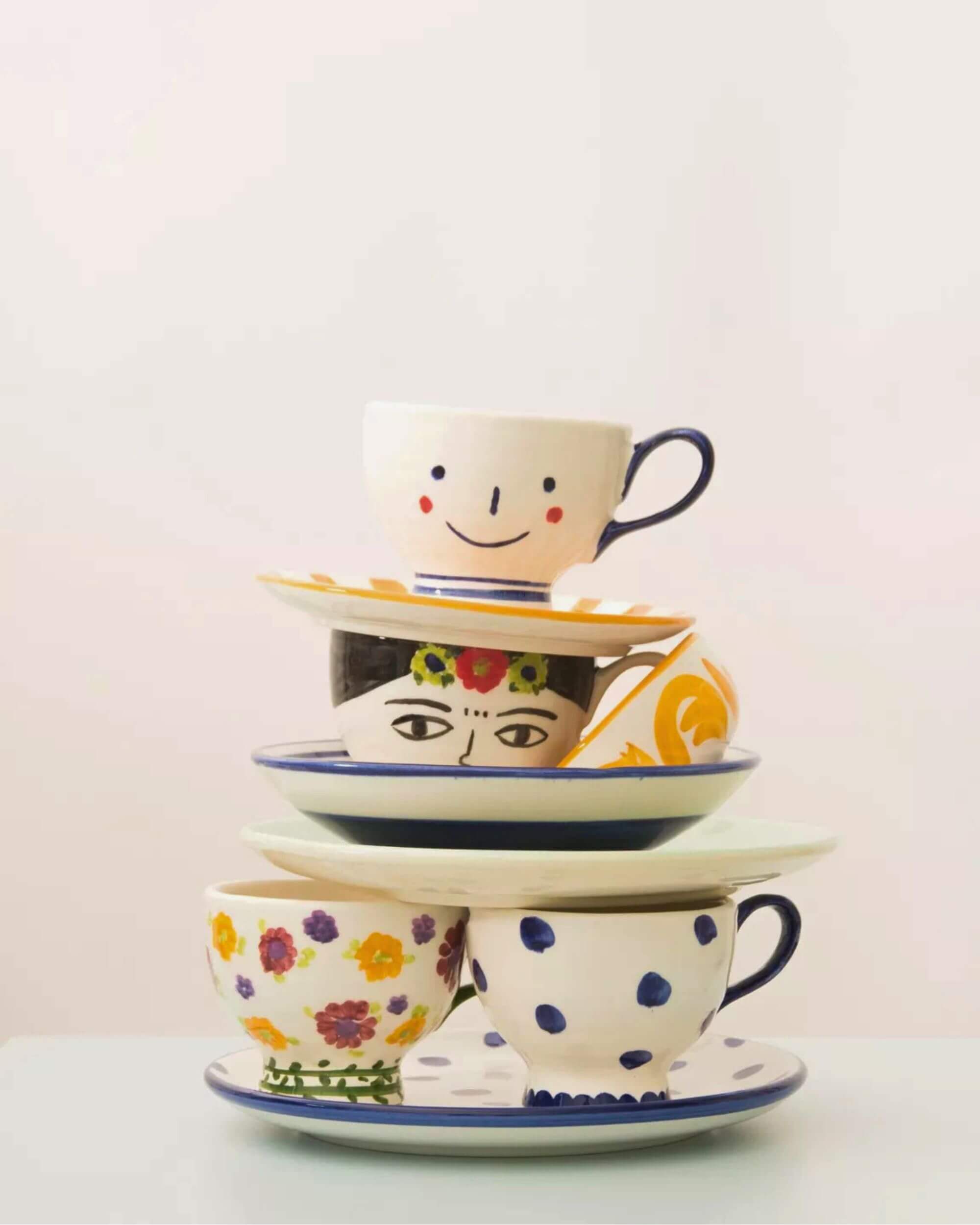 Empilement de tasses artisanales SUZANNE et autres modèles Blomstra Home