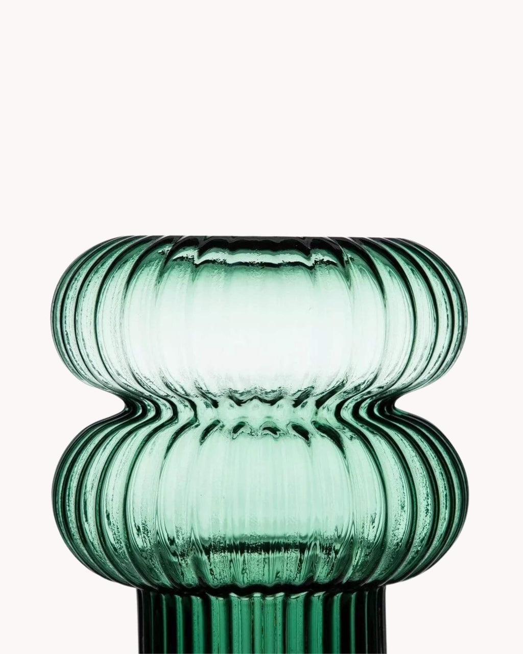 Détail du relief texturé du vase en verre vert AURORA